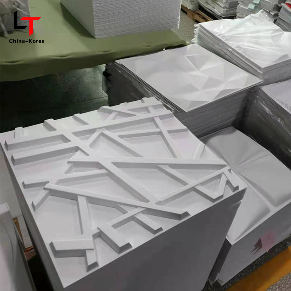 Painéal Balla PVC Nua-Aimseartha 3D / Greamán Taobh istigh Uiscedhíonach Matt Black Diamond Cruth le haghaidh Maisiú Balla Seomraí Maireachtála Uiscedhíonach