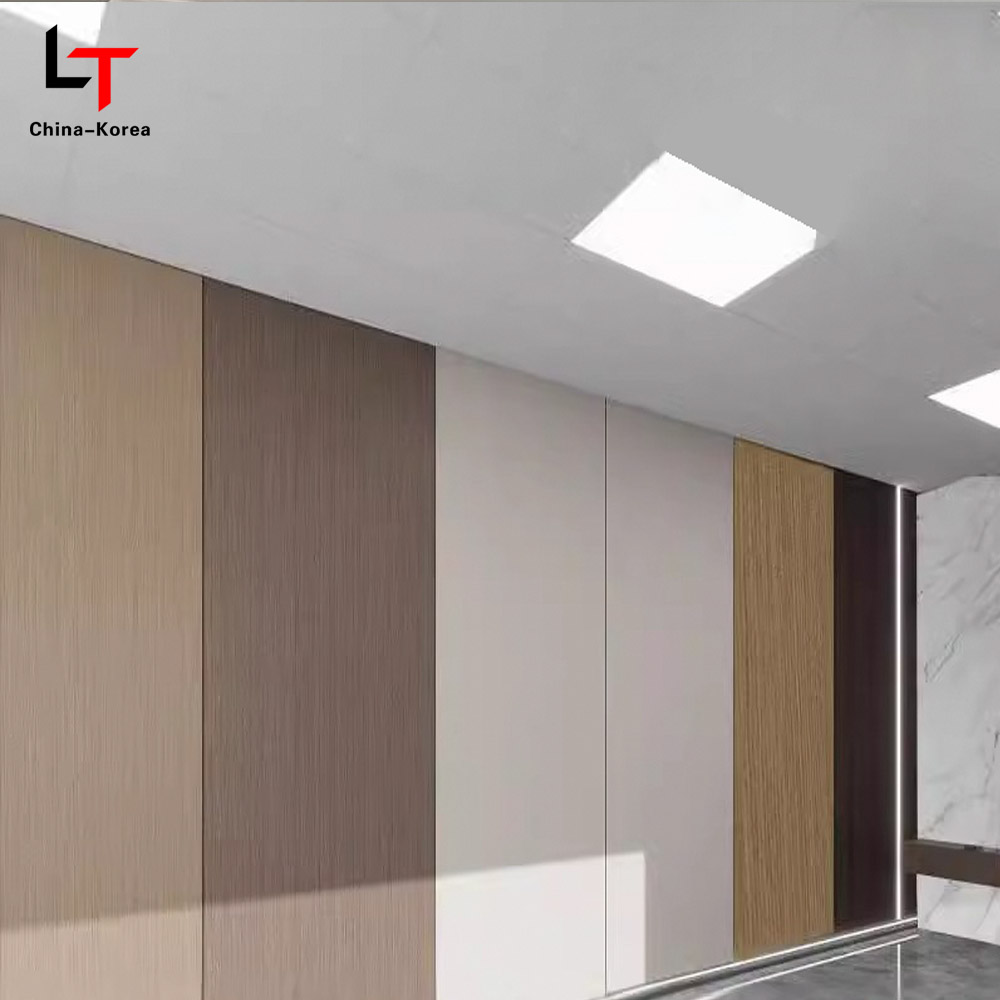 1220 × 2440mm Éicea-chairdiúil PVC Tá veinír curtha orthu Adhmad Grán Painéil Balla Maisiúla le haghaidh Balla Dhíon Cladach Uiscedhíonach Scratch- frithsheasmhach in éasca le Suiteáil