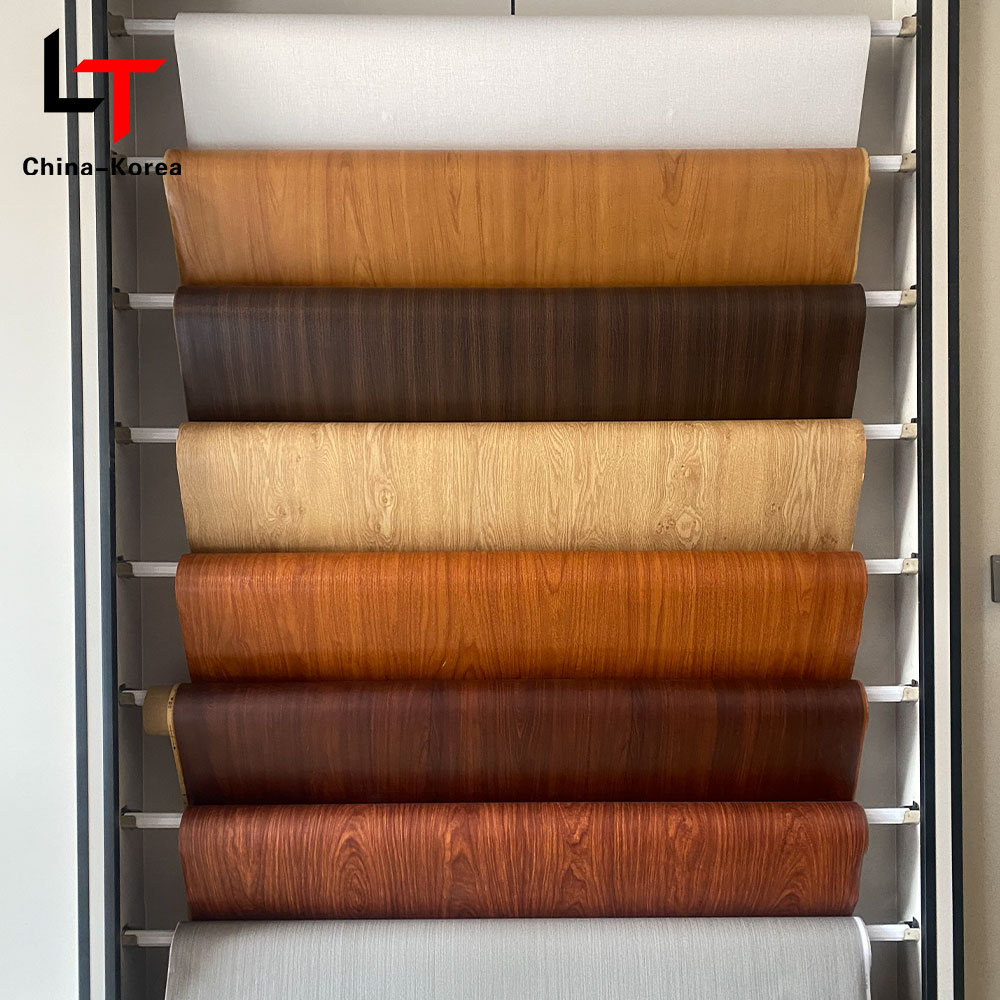 Scannán aistrithe teasa lannú priontála 3D 5D Scannán Maisiú Troscán PVC Foil Preas Foil le haghaidh Painéal Balla Doras Bord UV WPC