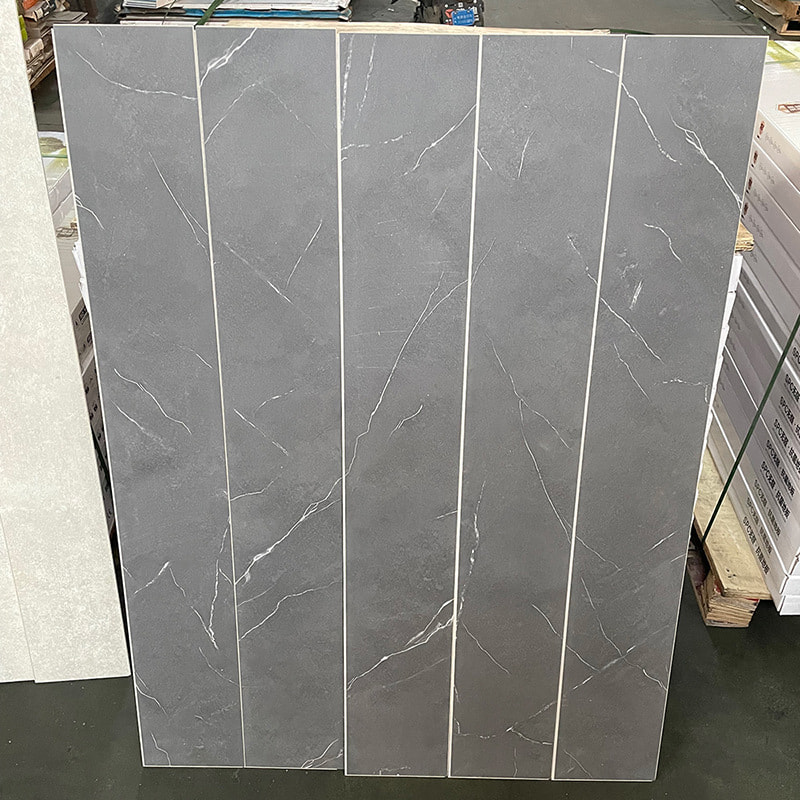 Marmar Bán agus Dubh Grán Adhmaid Croí-idirghlasáil Croí docht Cliceáil Lock Vinyl Plank Urlár Piso PVC Interior Cliceáil Piso SPC Flooring